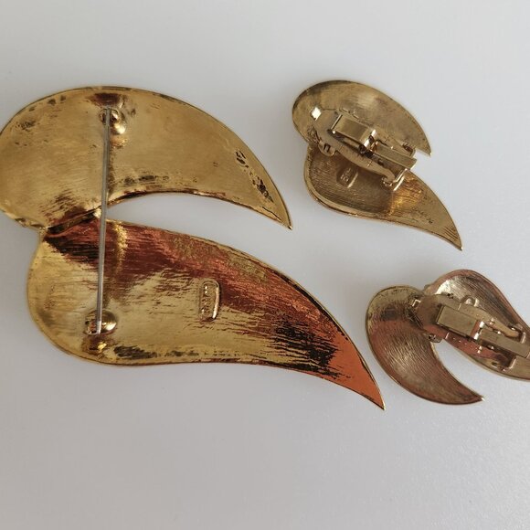 1990-S BUTLER VINTAGE BLACK ENEMEL GOLD TONE BROOCH AND CLIPS SET WITH CLEAR STO - Picture 4 of 7